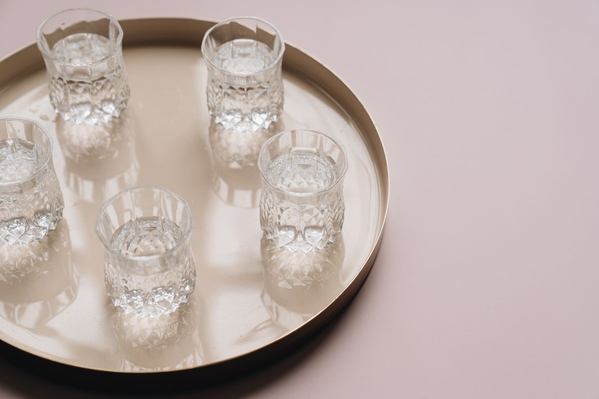 Crystal-clear filtered water filling glasses, clean taste from every tap
